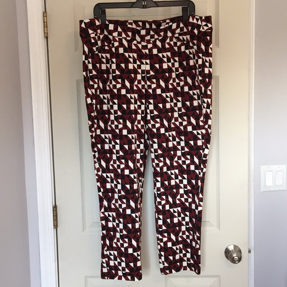 Chico’s Travelers geometric pants size 3 petite